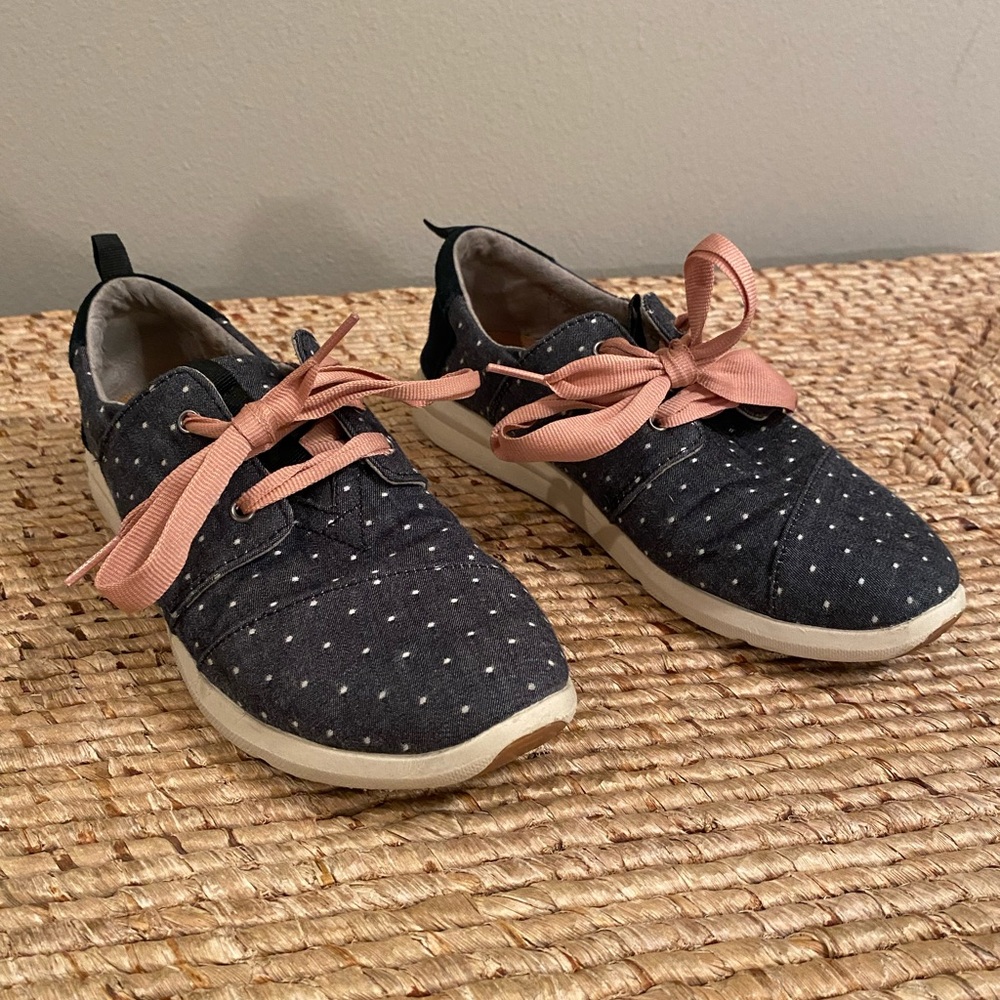 TOMS shoes